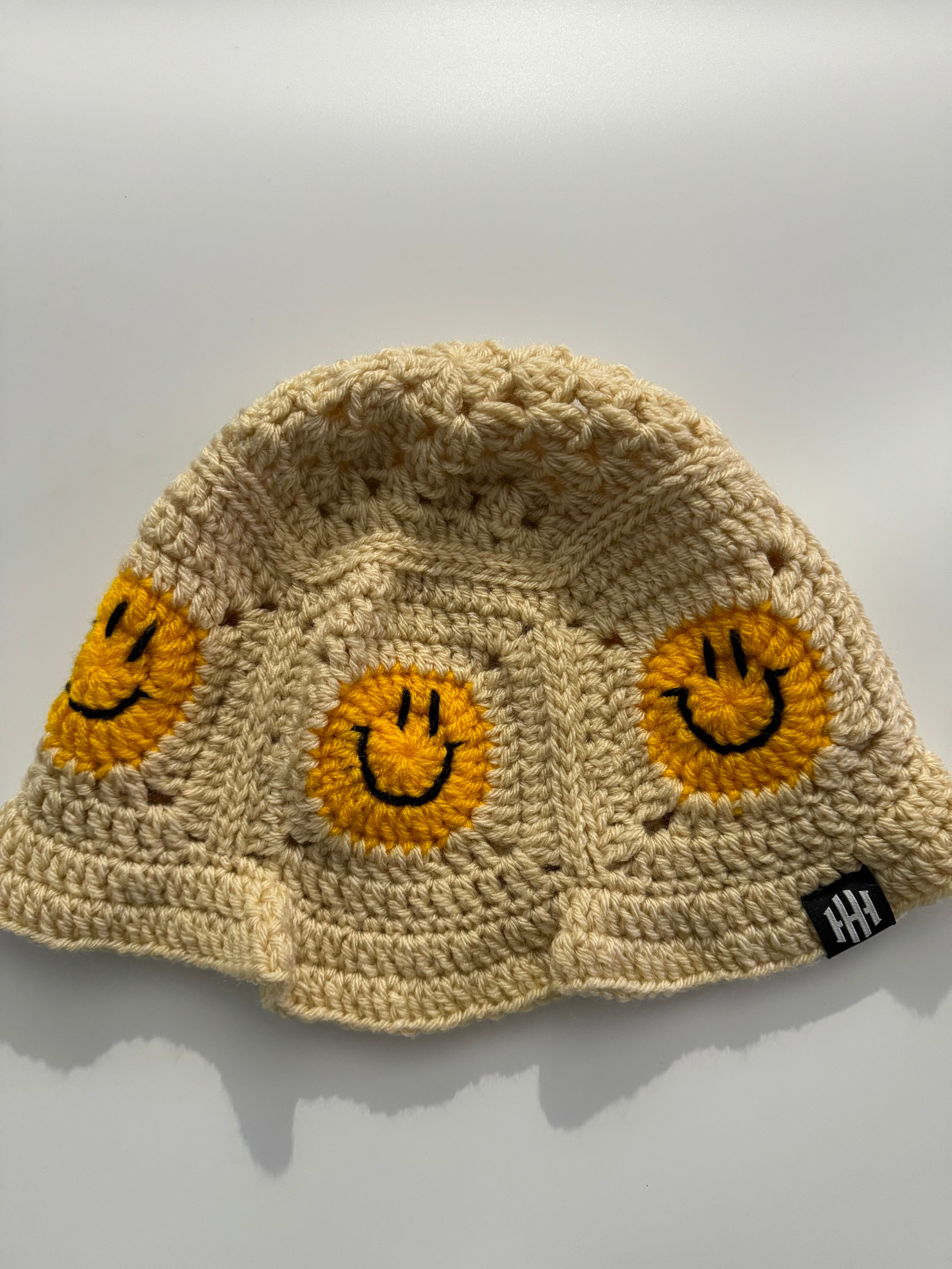 HAPPY-BEIGE